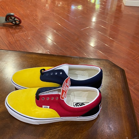 Vans - Picture 2 of 3